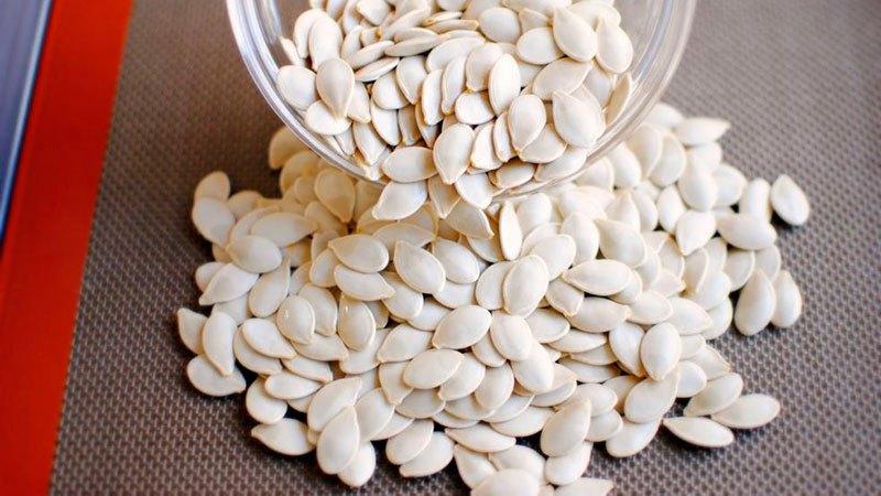 How and in what quantity to use pumpkin seeds for weight loss: the benefits and harms of seeds in the fight for harmony