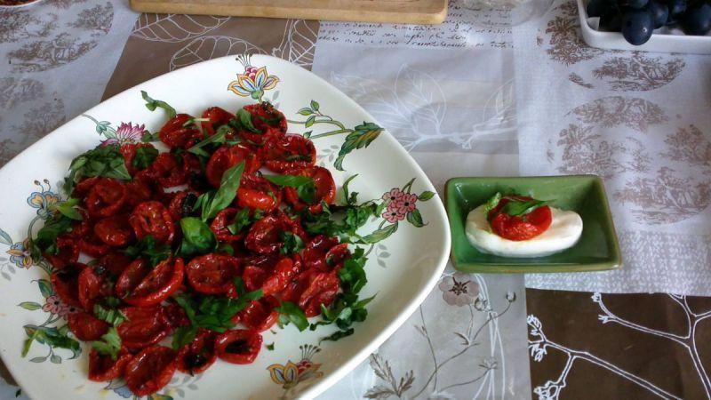 How to cook sun-dried tomatoes at home: different ways and the most delicious recipes