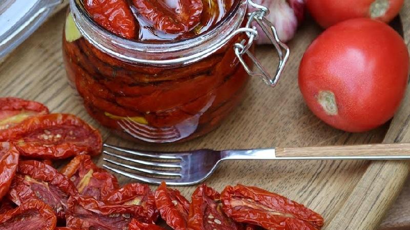 How to cook sun-dried tomatoes at home: different ways and the most delicious recipes
