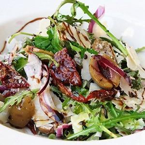 How to make dried tomatoes with your own hands: a selection of the best ways to harvest tomatoes at home