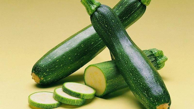 Let's preserve the taste and benefits: how to freeze zucchini fresh for the winter and what to cook from them later