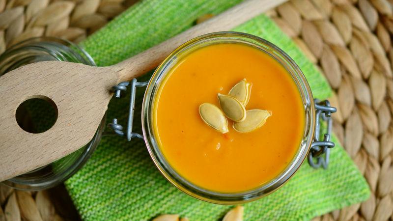 The benefits of pumpkin seed oil for women: choose and apply correctly for maximum effect