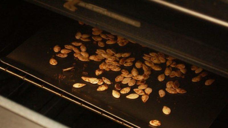 How to dry pumpkin seeds at home: choose the best way and follow the instructions