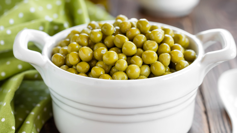 How to cook green peas at home for the winter: the best recipes and useful tips