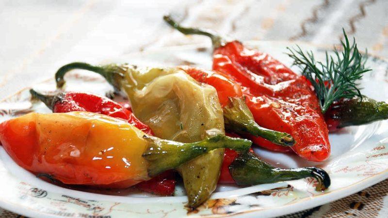 How to cook delicious pickled hot peppers for the winter: the best recipes from experienced housewives
