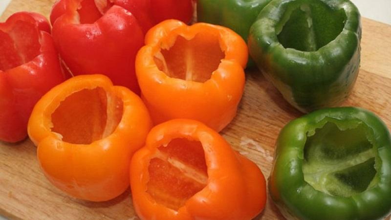 How to freeze peppers for the winter for stuffing: instructions for preparing a tasty and healthy preparation