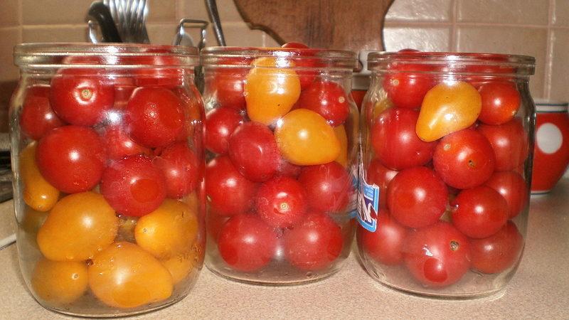 The most delicious recipes for canned cherry tomatoes: the best preparations for the winter from miniature tomatoes