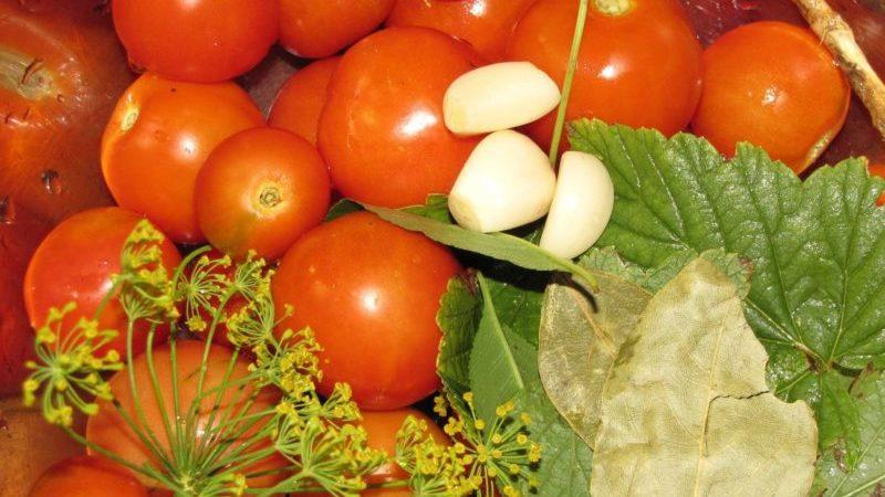 The most delicious recipes for canned cherry tomatoes: the best preparations for the winter from miniature tomatoes