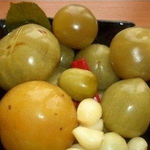The most delicious recipes for canned cherry tomatoes: the best preparations for the winter from miniature tomatoes