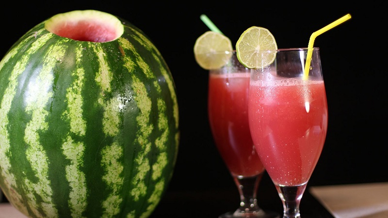 Why is watermelon juice useful and how to cook it properly at home