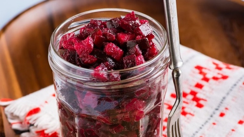 How to salt beets quickly and tasty: an express recipe for guests and ways to preserve a vegetable for the winter