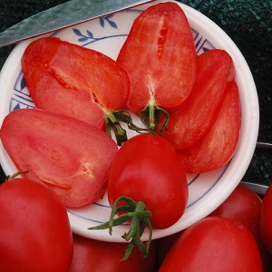 Delicious and aromatic tomatoes that look like giant berries - amazing tomato German red strawberry