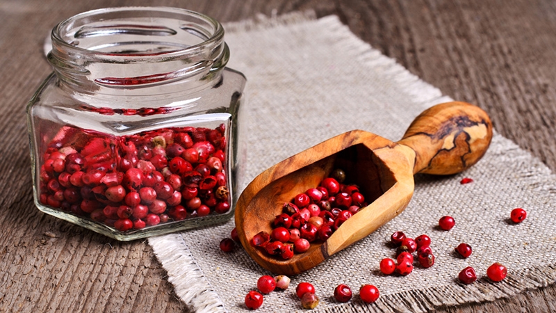 How and where does pink pepper grow and in what areas it is used