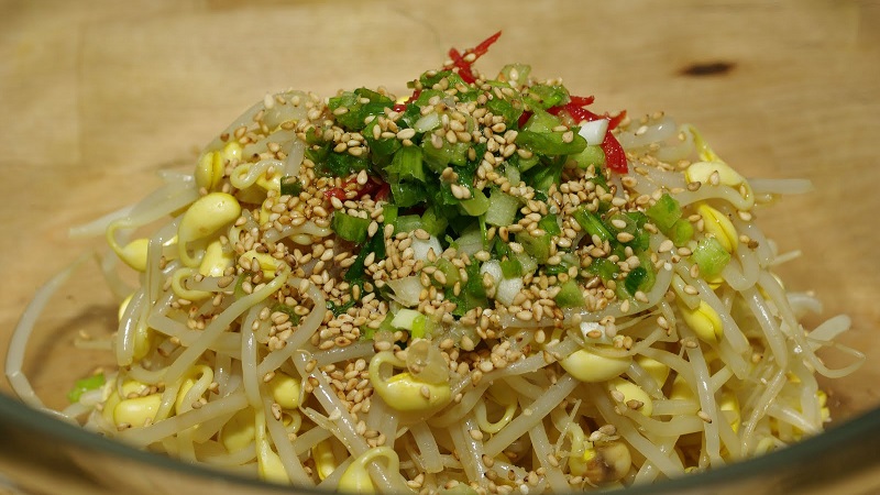 Why bean sprouts are useful, how to sprout them correctly and cook them deliciously