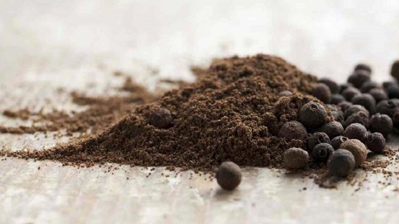 Are allspice and black pepper the same thing or not?