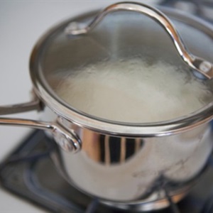 How to properly prepare and apply rice water for diarrhea for children and adults