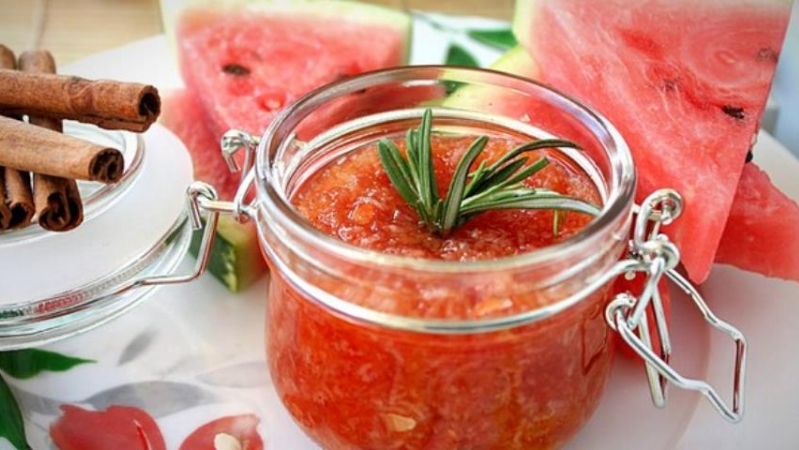 How to make jam from watermelon pulp: recipes for delicious and aromatic desserts