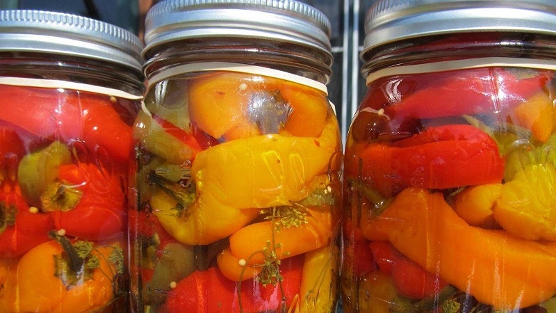 How to cook pickled peppers in oil for the winter: simple recipes from experienced housewives