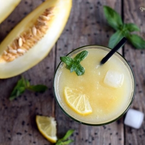 How to make delicious and healthy melon juice at home