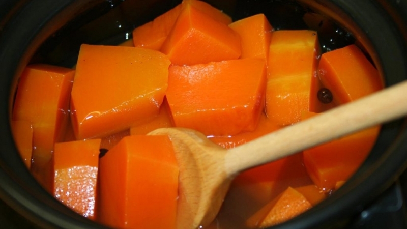 How to cook a delicious and healthy pumpkin compote: the best recipes and tips for making spins for the winter