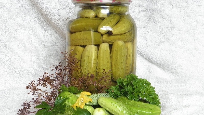 How to prepare pickled cucumbers with aspirin is simple and delicious: 7 best recipes
