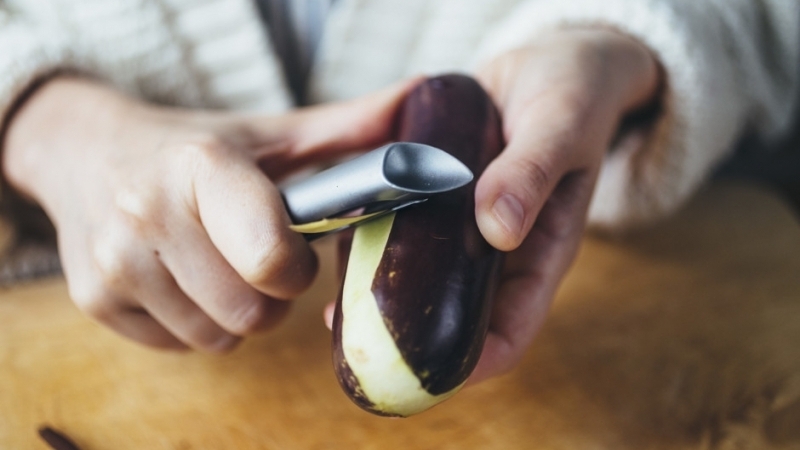 Do I need to peel eggplants and how to do it correctly