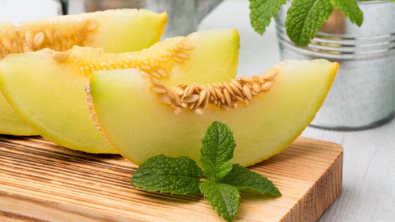 The benefits and harms of melon seeds for the body