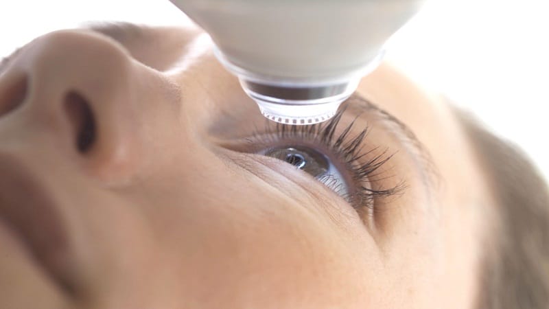 Prevention and treatment of cataracts with dill: recipes, instructions for use and reviews