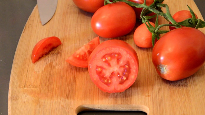 The Diabolic tomato developed by Japanese breeders: what is good and why did domestic farmers love it