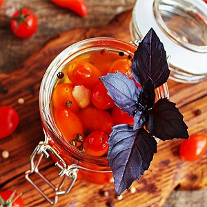 The most delicious recipes for pickling cherry tomatoes for the winter in jars: instructions and secrets of experienced housewives