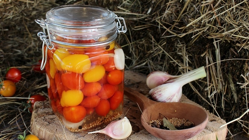 The most delicious recipes for pickling cherry tomatoes for the winter in jars: instructions and secrets of experienced housewives