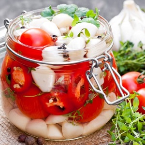 The most delicious recipes for pickling cherry tomatoes for the winter in jars: instructions and secrets of experienced housewives