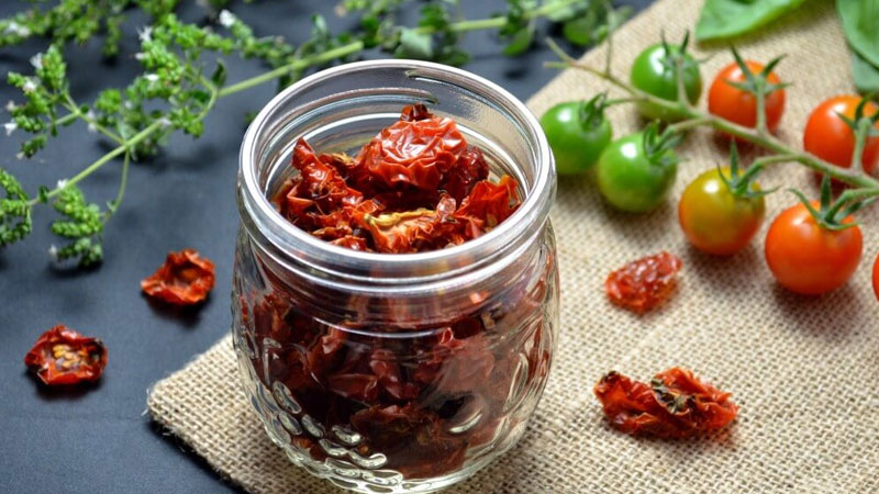 We will learn how to store tomatoes at home and enjoy fresh fruits until winter