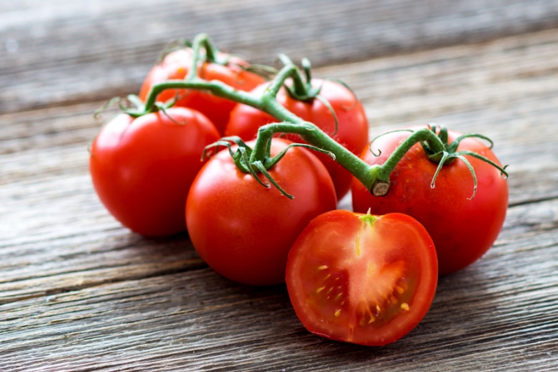 Should I plant a Betta tomato on my site? Characteristics and photos of the variety, the nuances of growing