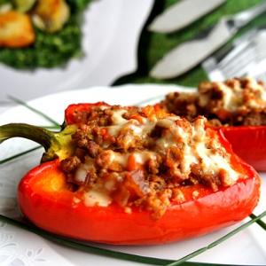 High-yielding and early ripening variety of Morozko pepper for greenhouses and open ground