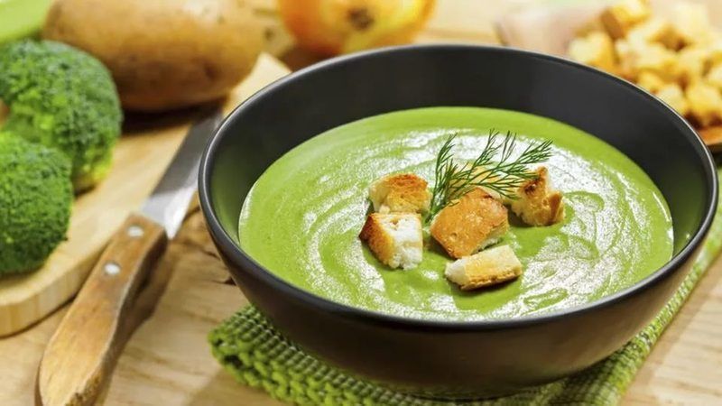 Can asparagus be eaten while breastfeeding and how to cook it properly
