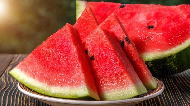 How to prepare tasty and healthy watermelons in your own juice for the winter