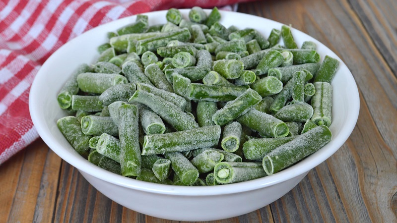 In what form and how to properly freeze asparagus beans at home