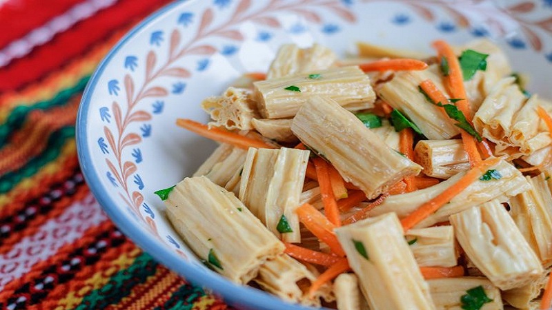 Why pickled asparagus is useful and how to cook it at home