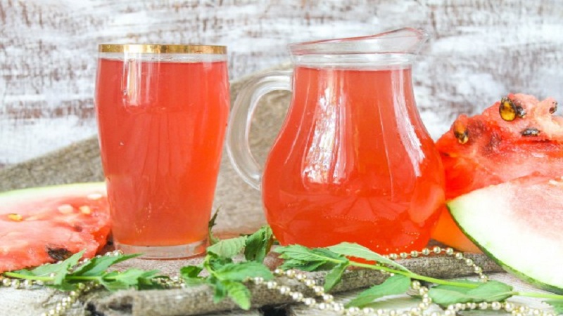 How to cook a delicious and healthy watermelon compote: the best recipes for a refreshing drink and preparations for the winter