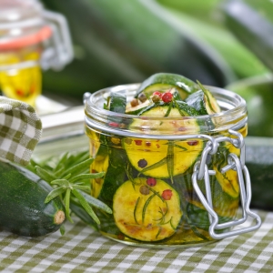 How to quickly and tasty prepare zucchini for the winter