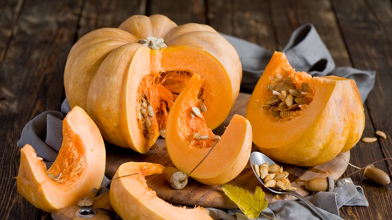 The benefits and harms of raw pumpkin: eating a fresh vegetable with maximum healing effect
