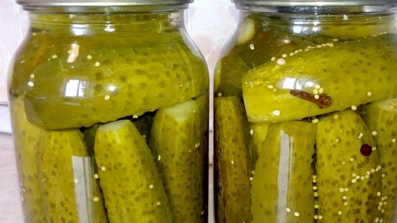 How to cook aromatic and crunchy cucumbers with mustard for the winter