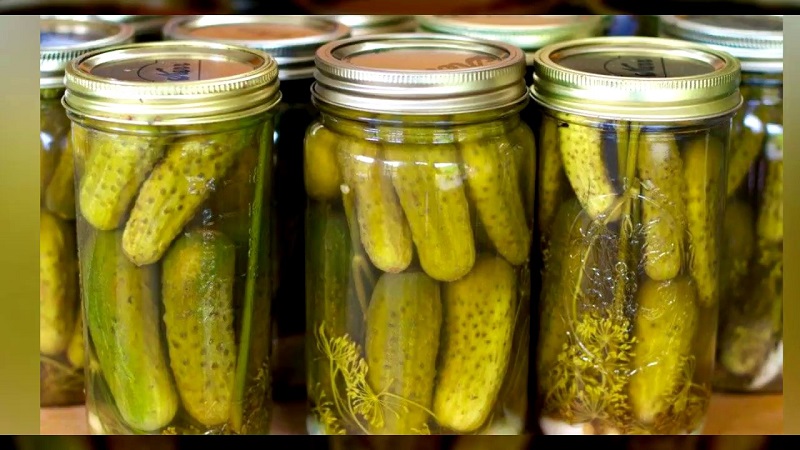 How to cook aromatic and crunchy cucumbers with mustard for the winter