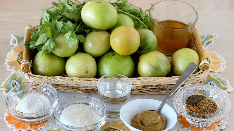 How to deliciously cook salted green tomatoes for the winter: a selection of the best recipes
