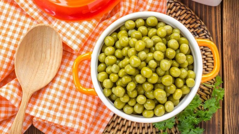 A selection of the best recipes for pickled peas for the winter without sterilization: cooking secrets from experienced housewives