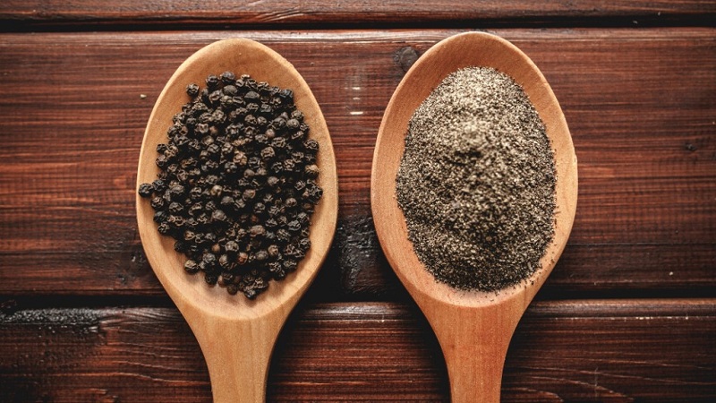 The benefits and harms of black pepper, as well as ways to use it in cooking, cosmetology and traditional medicine