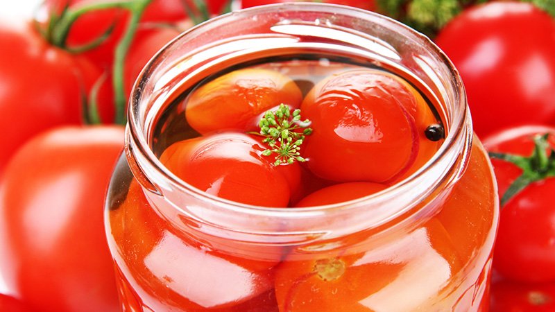 The most delicious recipes for pickled tomatoes for the winter in jars: how to cook and roll the blanks correctly