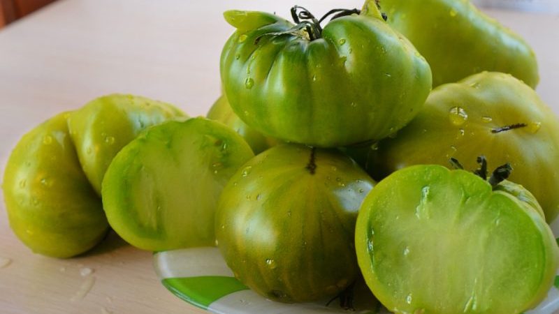 A variety with an exotic taste and amazing appearance - tomato Irish liqueur: we grow and surprise our neighbors