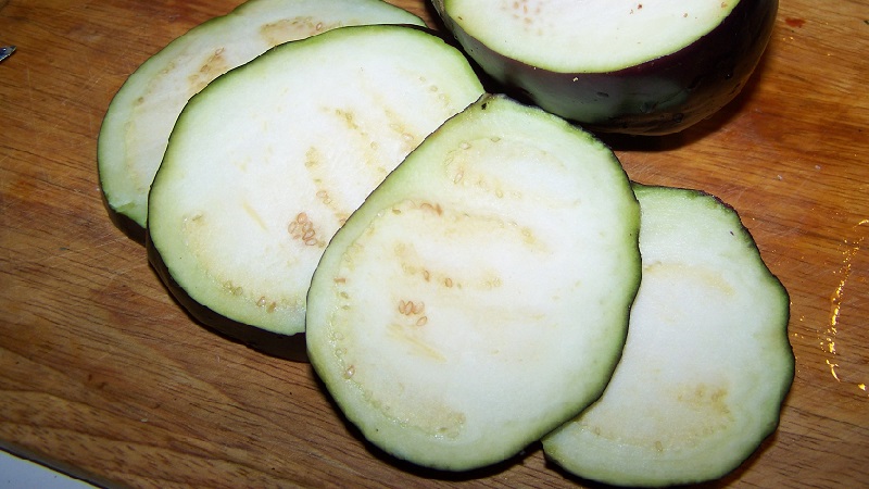 Yielding and early ripe eggplant variety Bourgeois